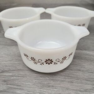 Vintage‎ 70's Dynaware Pyrorey White Milk Glass Caserole Bowls Floral Daisy
